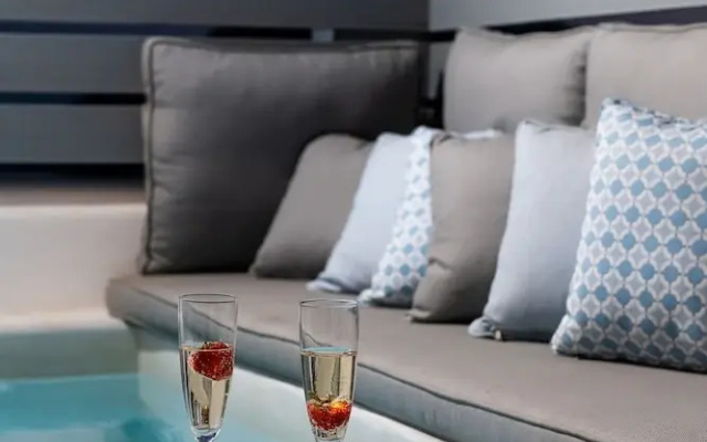 Hosting Moments Flat with Private Mini Pool
