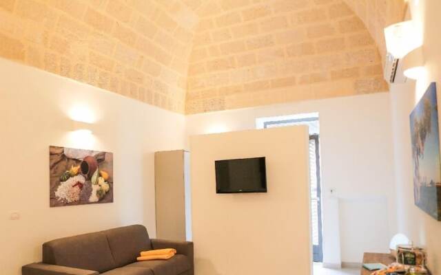 Ailanthus Holiday Suites