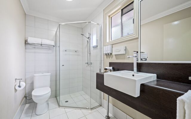 Best Western Plus Ambassador On Ruthven Motor Inn