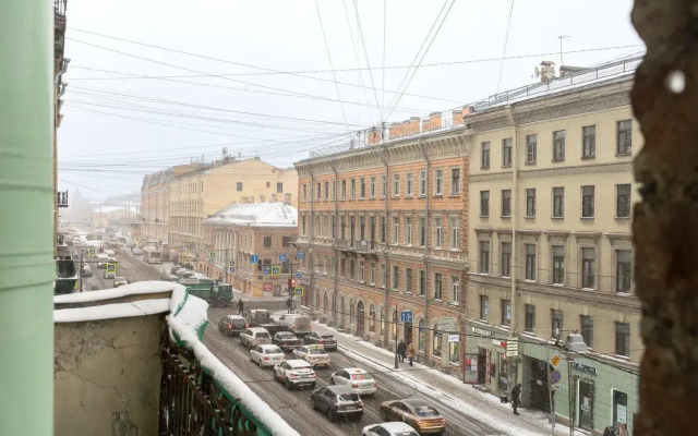 Metry v centre on Sadovaya street 32
