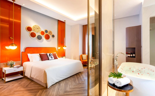 La Seine Hotel
