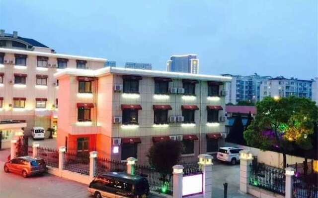 Donggang Ruiyi Hotel