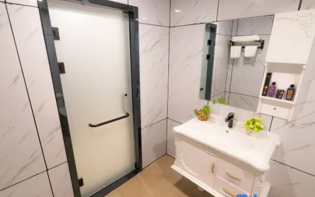 Rainbow Hotel (Haikou Fucheng store)