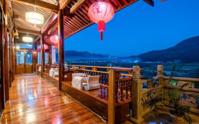 Tengchong Yinghe sightseeing Inn