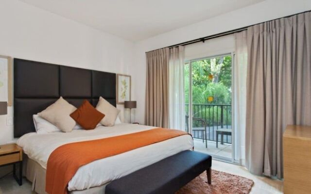 Copper's - 3 Br townhouse by RedAwning