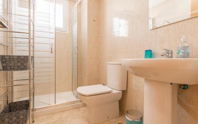 2197-Superb 2bedrooms in residence with pool!