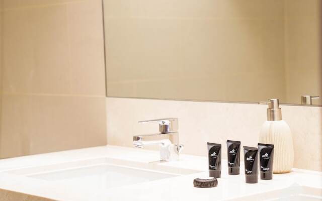 Luxurious 2B with Breathtaking Views Downtown