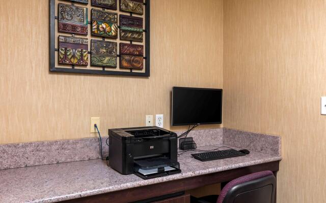 Comfort Suites DFW Airport