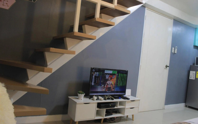 A2J BGC Luxury 2BR Loft Near Burgos Circle, Malls