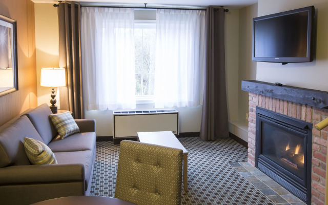 Holiday Inn Express and Suites Tremblant by IHG