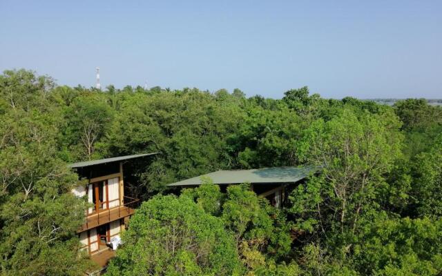 Breezy Lake Eco Friendly Cabanas Yala