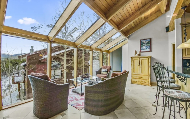 Mountain View Ski Lodge 5 Bedroom Townhouse
