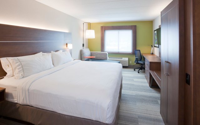 Holiday Inn Express Roseville-St. Paul by IHG