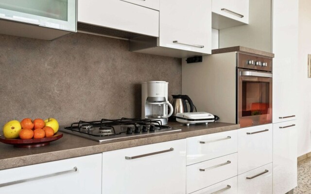 Delightful Villa With Garden