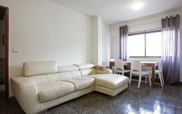 Charming 2 Bedroom Apartment in Lisbon