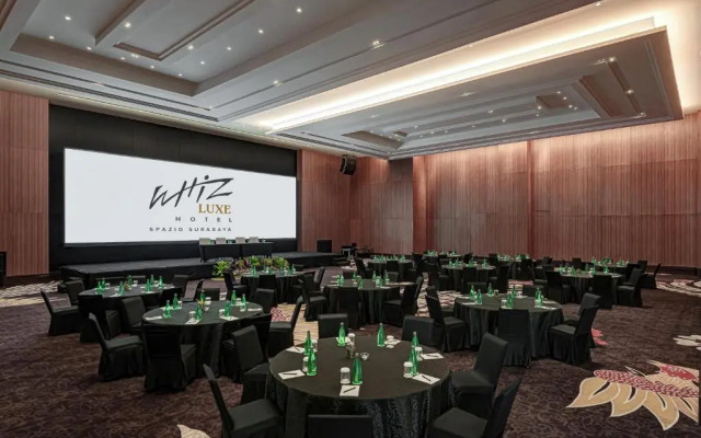 Whiz Luxe Hotel Spazio Surabaya