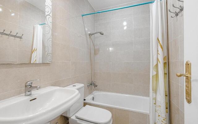 RED Large family apartment, three floors, 10 guests