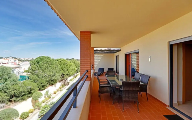 Albufeira Modern 1 With Pool by Homing