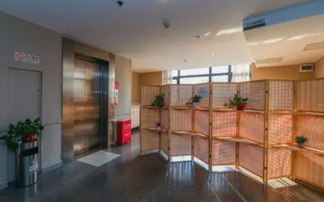 Home Inn Hotels Management Co., LtdRongchang East Street Metro Station, Zhongji Subaru Store)