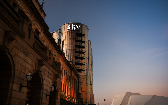 Eos by SkyCity