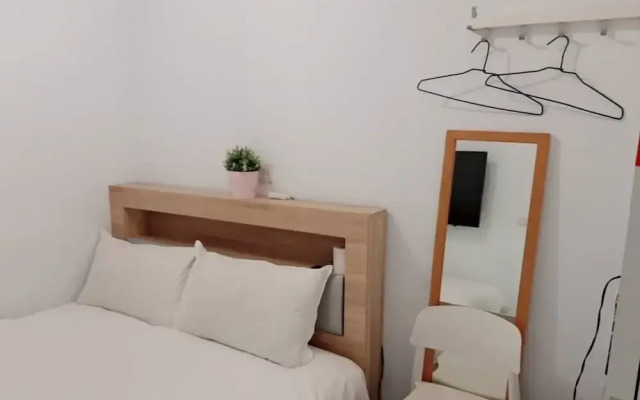 LIGHT INN - Hostel