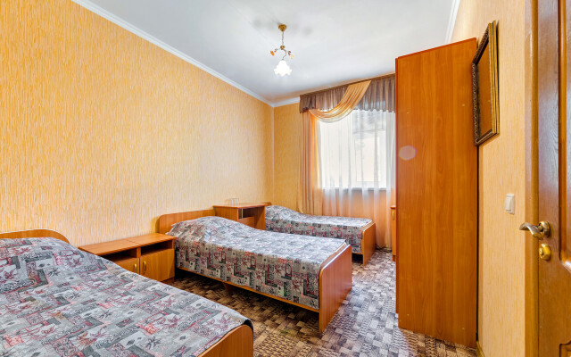 Белая лебедь (Геленджик)