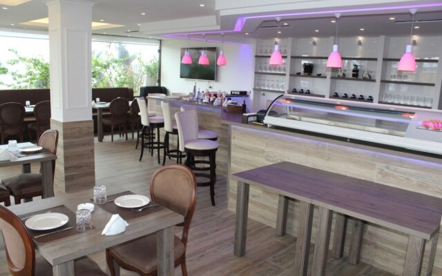 Aristo House Hotel