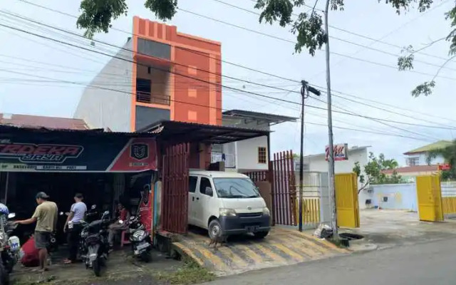 RedDoorz near GOR Lagaligo Palopo