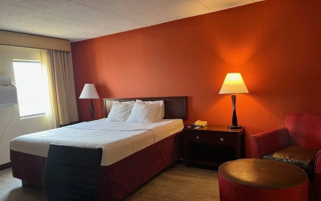 Ramada Lansing Hotel and Conference Center