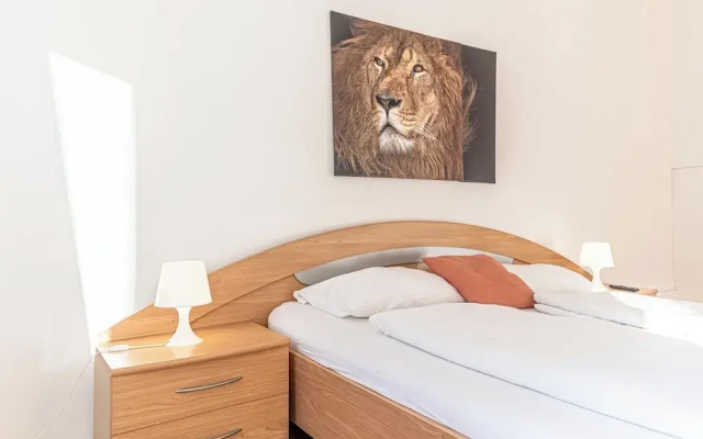 3BR Belvedere Bookable for Long Stays