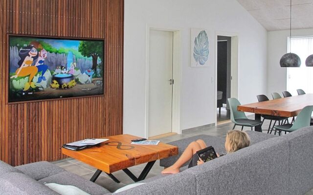 9 Person Holiday Home in Dannemare