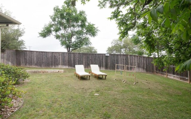 Spacious 3 BR Near Downtown by Domio