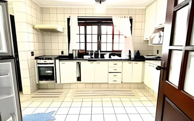 Casa com piscina em Acapulco Guarujá SP3