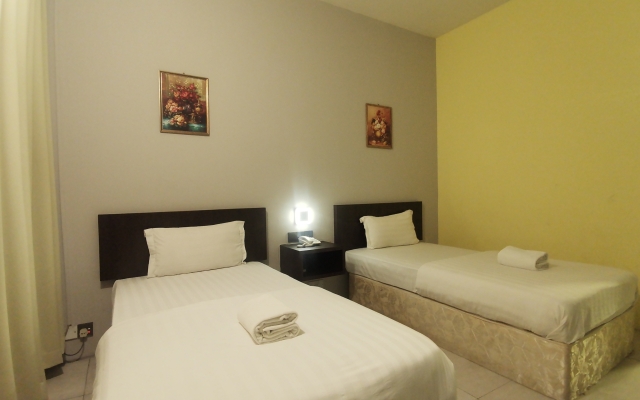 OYO 89619 De Choice Hotel
