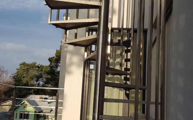 Black Pearl Apartments