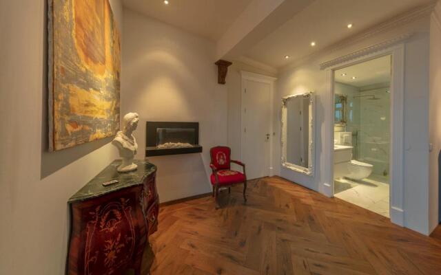ICELAND SJF Villa , Hot tub & Outdoor Sauna Amazing Mountains View - 15 min to downtown