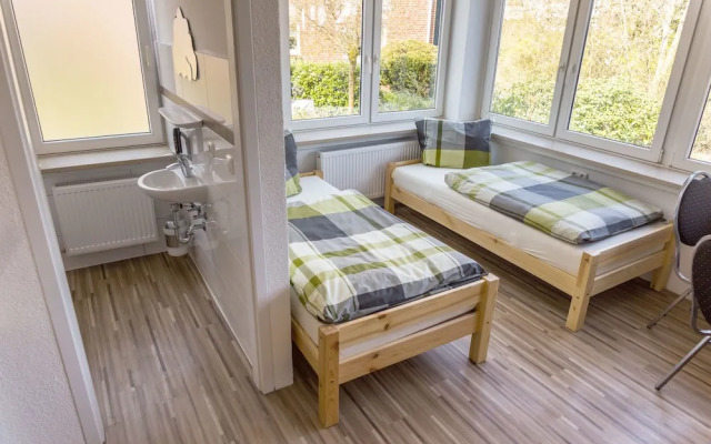 BHQ - BoardingHouse Quickborn - Hostel