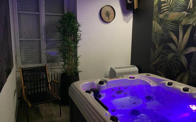 BRIT HOTEL & SPA Le Roc au Chien