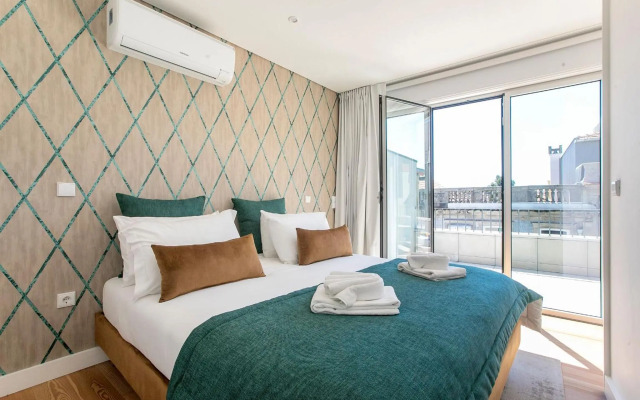 Luminous Premium Loft w/AC & Terrace by LovelyStay