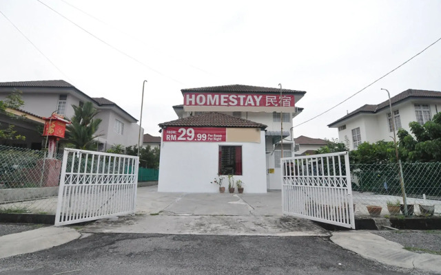 Spice Arena Bungalow Hostel