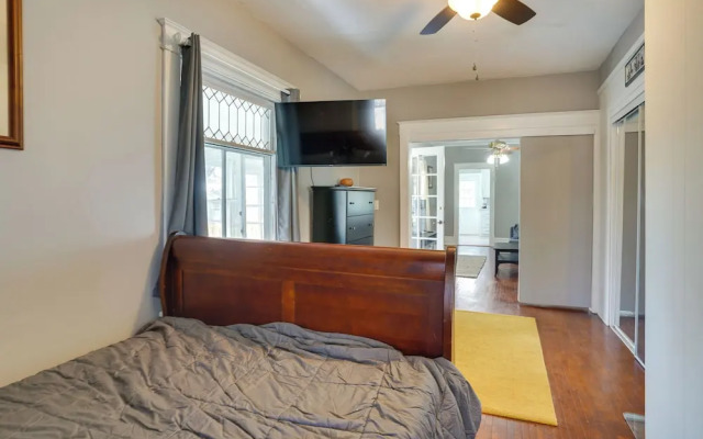 Snowmobile Trail On-site: Lakefront Mound Apt!