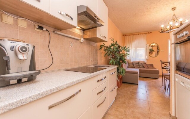 Awesome Home in Vrsi With 2 Bedrooms and Wifi