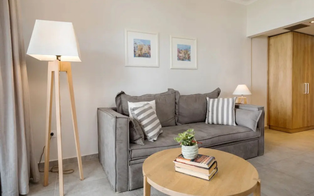 Venus Hotel & Suites