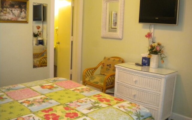 Westwinds Inn