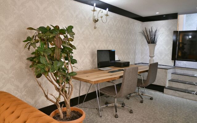 Guvenay Business Hotel
