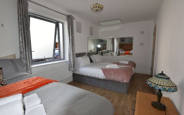 Hughenden Garden Luxury Apartment