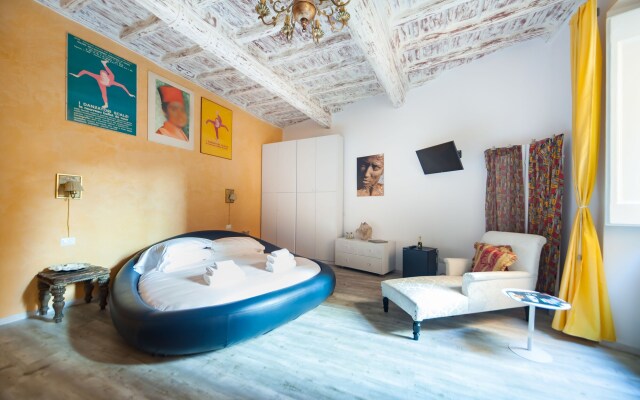 Trevi Fountain Art Suites