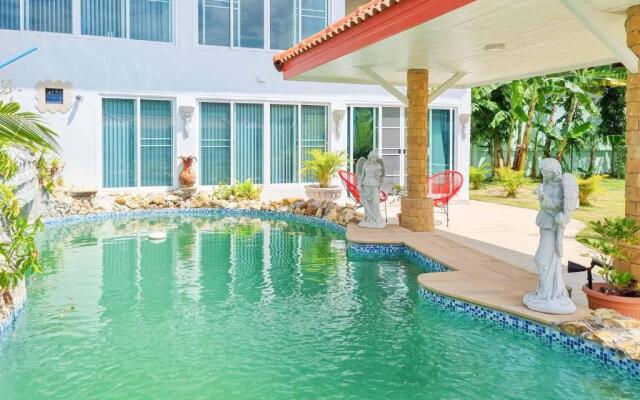 Tina's Living Paradise II - Guesthouses with private pool, 5 min to beach