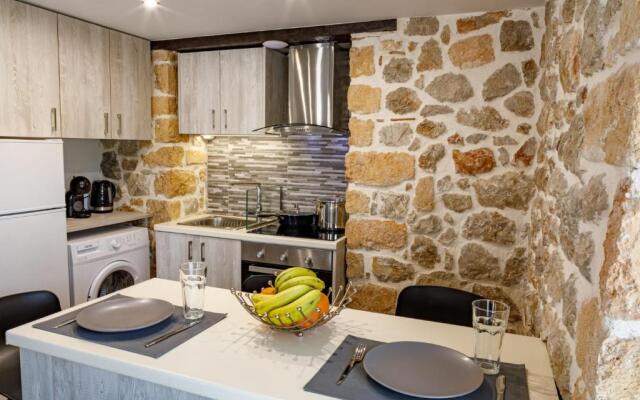 Adrian'S Luxury Apartments 1