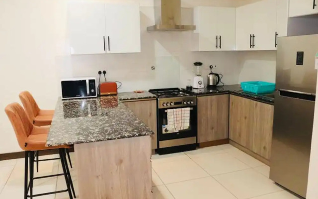 Deluxe 1 Bedroom With A View , Gym & Pool - Kilimani